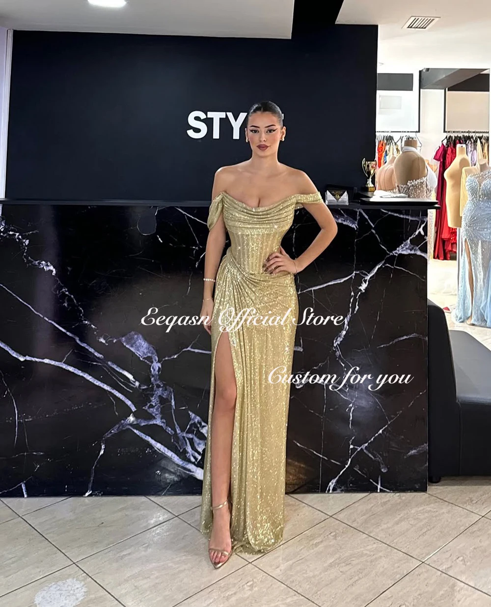 Vestidos de Noche dorados brillantes, vestidos de fiesta con abertura lateral de sirena sin tirantes, vestido Formal elegante para ocasiones Gala 2025 personalizado