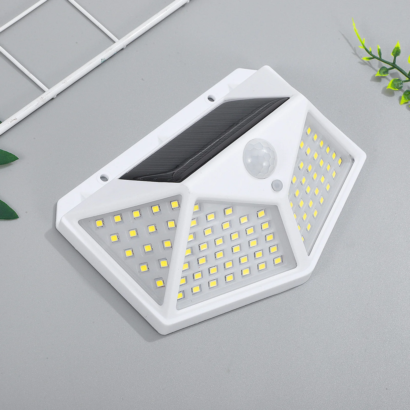 

100Led Solar Powered Wall Light Outdoor Waterproof Solar Yard Lamp With Infrared Sensor For Garden Lighting Decoration