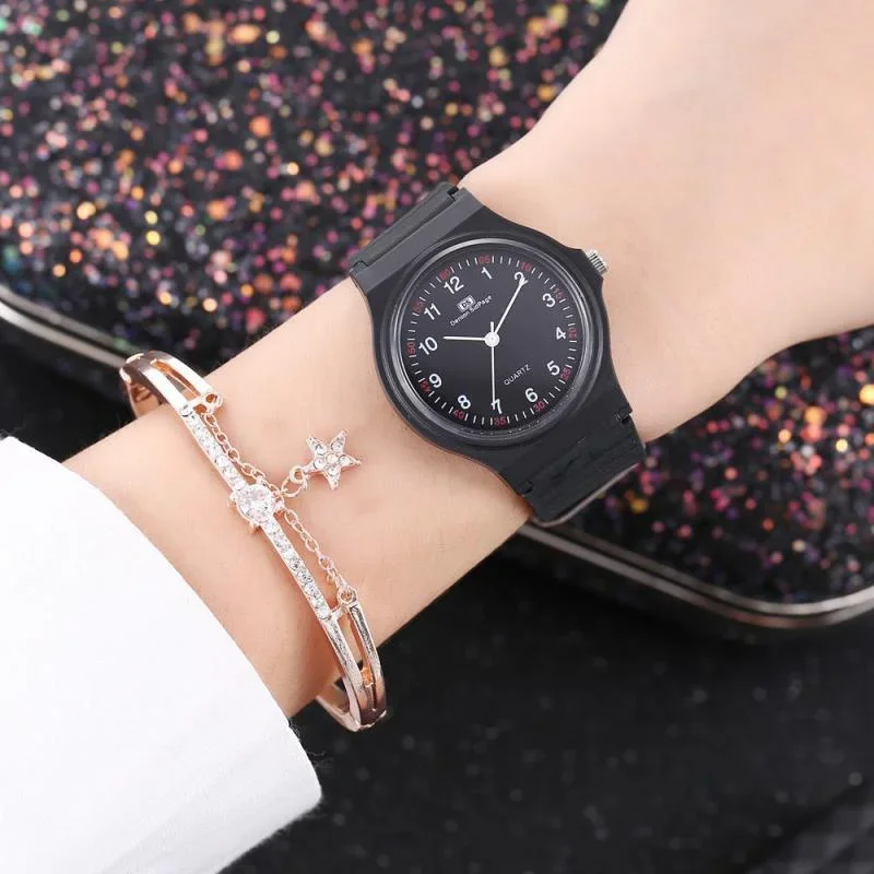 1Pc Black Women Watches Silicone Strap Soft Small Wrist Watches Teen Boys Girls WristWatch Unisex Men Watches Relojes Para Mujer