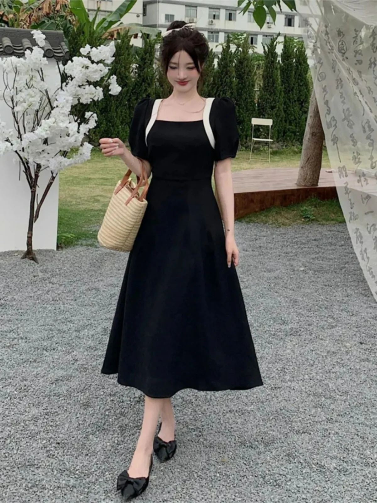 

Retro Black Square Collar Dress Women Summer 2026 New Gentle Style Meat Covering Slimming Long Dress Polyester Fiber Bubble S...