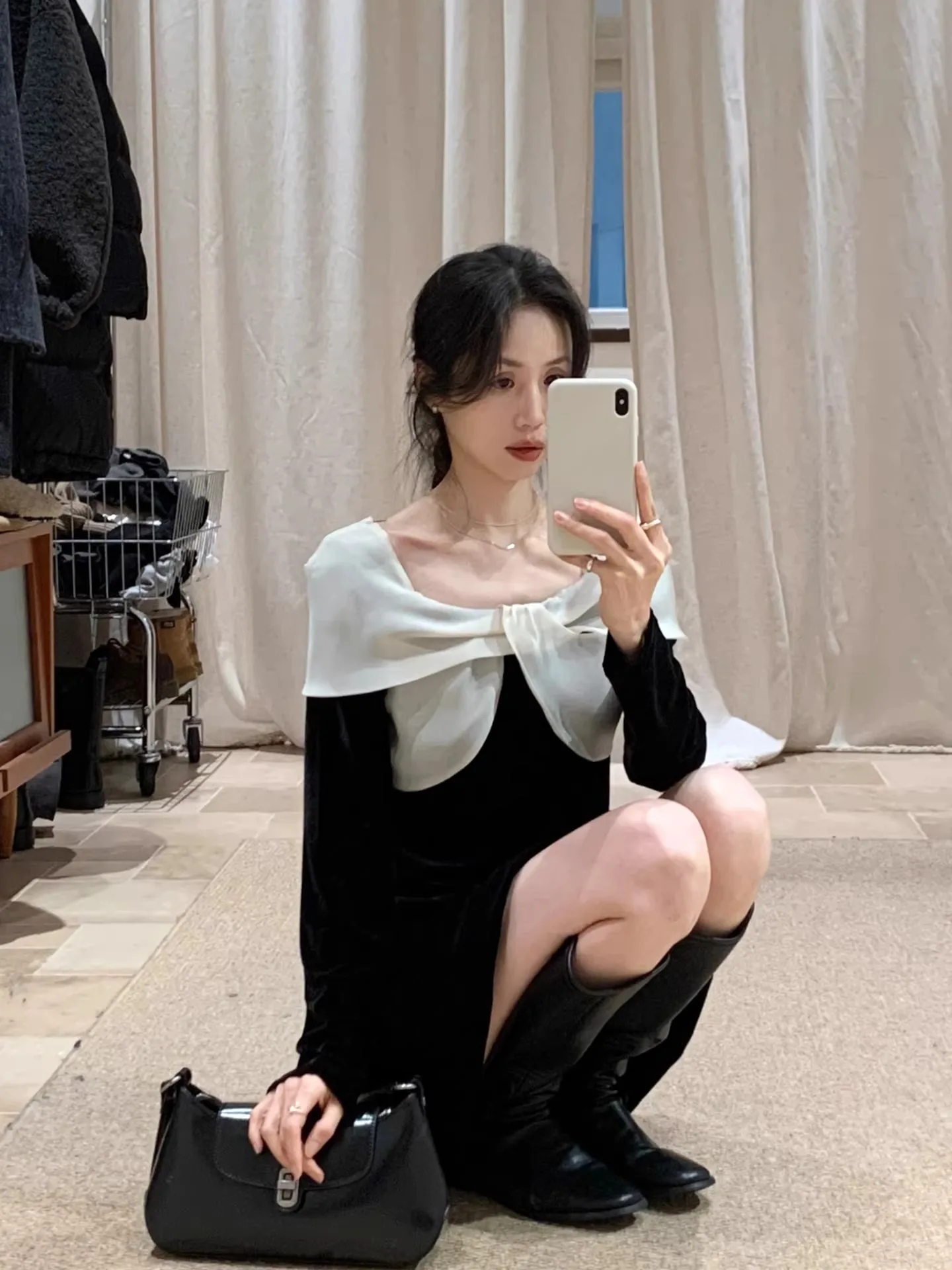 

BRIIVN Модный женский топ из черного бархата с узлом на одном плече, двусторонний, Весна 2026