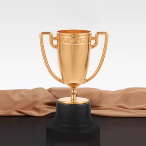 Mini Plastic Gold Belohnung Trophy Cup, Fußballpreis, frühe Bildungsspielzeug, Fußballgeschenke, 8 PCs, 10 PCs, 16 PCs, 20pcs 8 Hauptverkäufe Trofeu Fußballmeisterschaft - №2