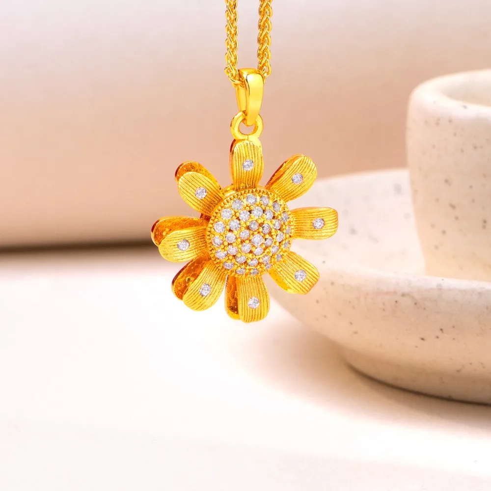 Rotatable mosaic sunflower pendant with a touch of exclusivity and sophistication, symbolizing the sunny flower. 9999gold
