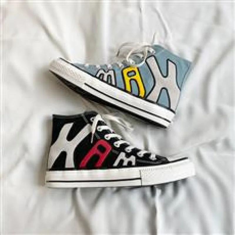 

2025Новые удобные повседневные популярные осенние универсальные модные парусиновые кроссовки в корейском стиле для мужчин, модель высокого качества