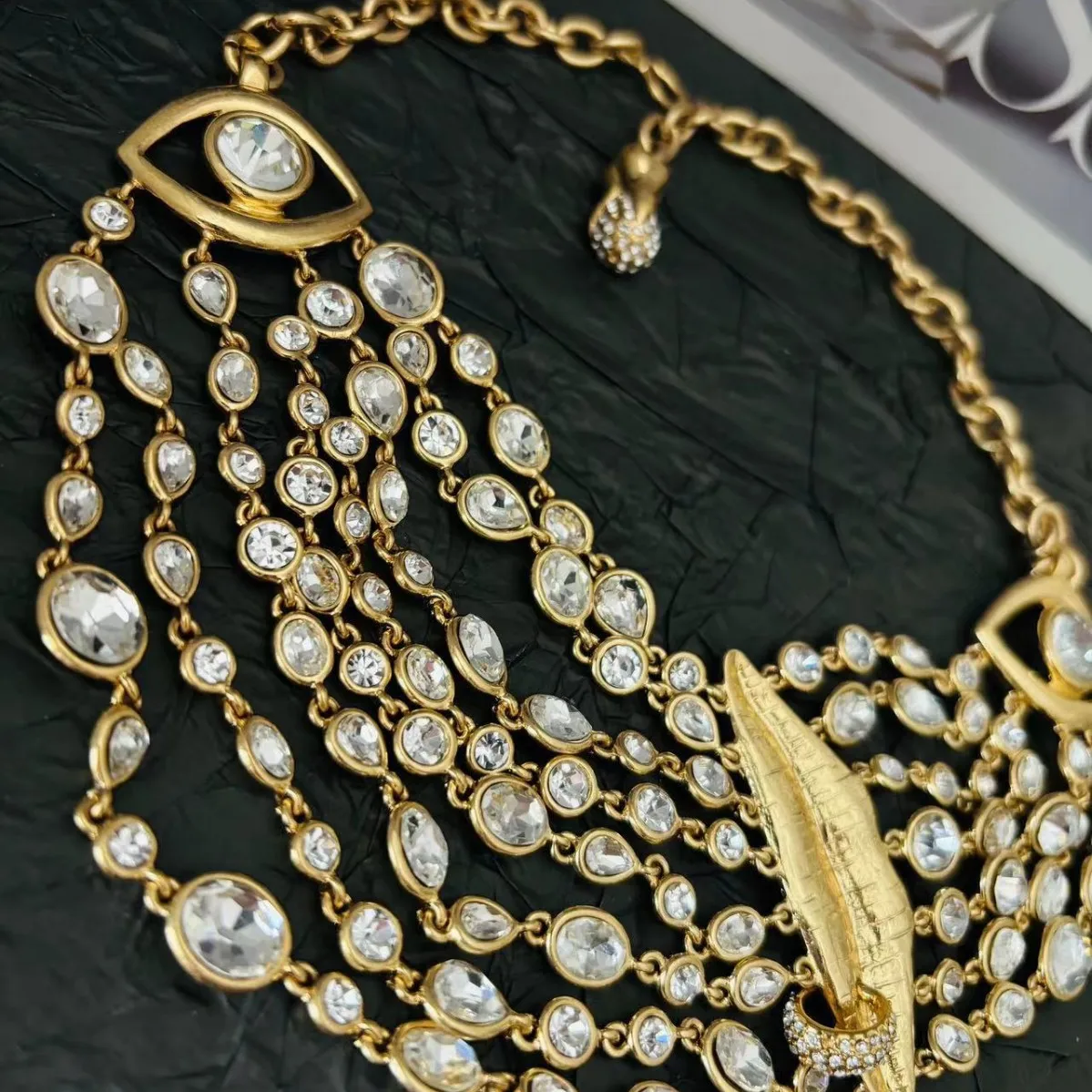 Europe and America Fashionable rhinestone inlaid vintage multi-layer necklace, high-end light luxury jewelry accessory for women