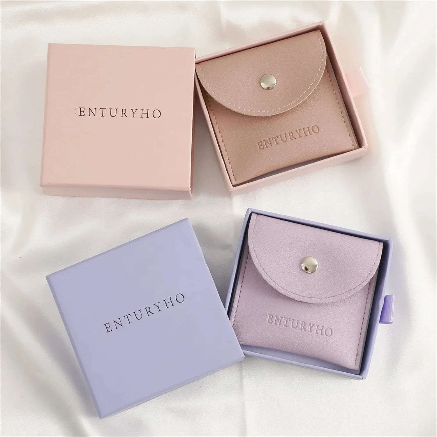 

50-компонентная упаковка для ювелирных изделий с индивидуальным логотипом, нежная искусственная кожа с пуговицами, сумка для ювелирных изделий, мягкая водонепроницаемая и грязевая сумка для хранения