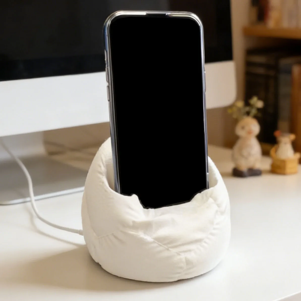 

3D-печатная креативная подставка для зарядки телефона в форме дивана, пластиковая, нескользящая, универсальная подставка для зарядки для офиса и прикроватной тумбочки, 1 шт.