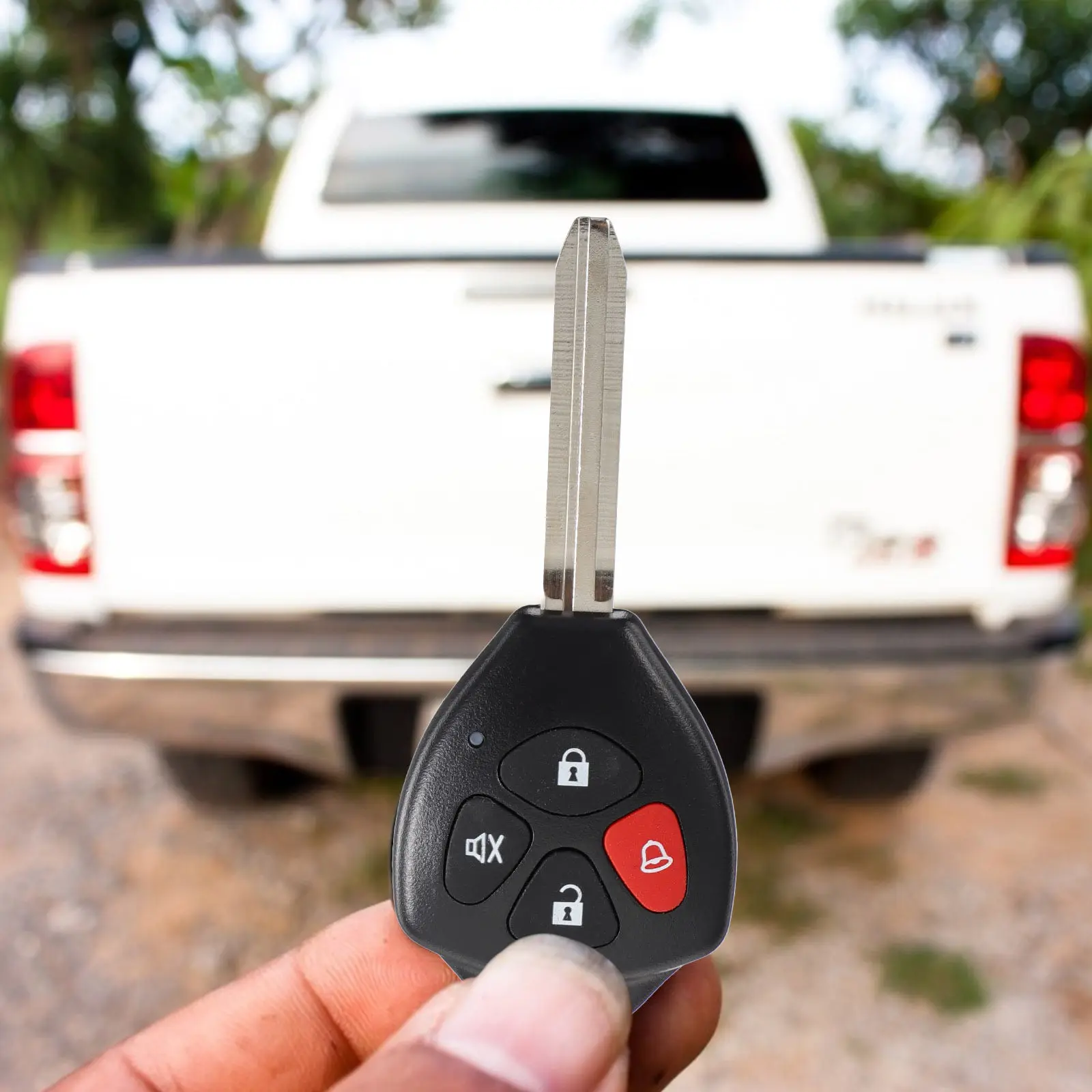 

1Set Auto Car Burglar Alarm 12V Vehicle Security System Remote Unlock Lock Remote Car Finding Auto Anti-Theft Protection