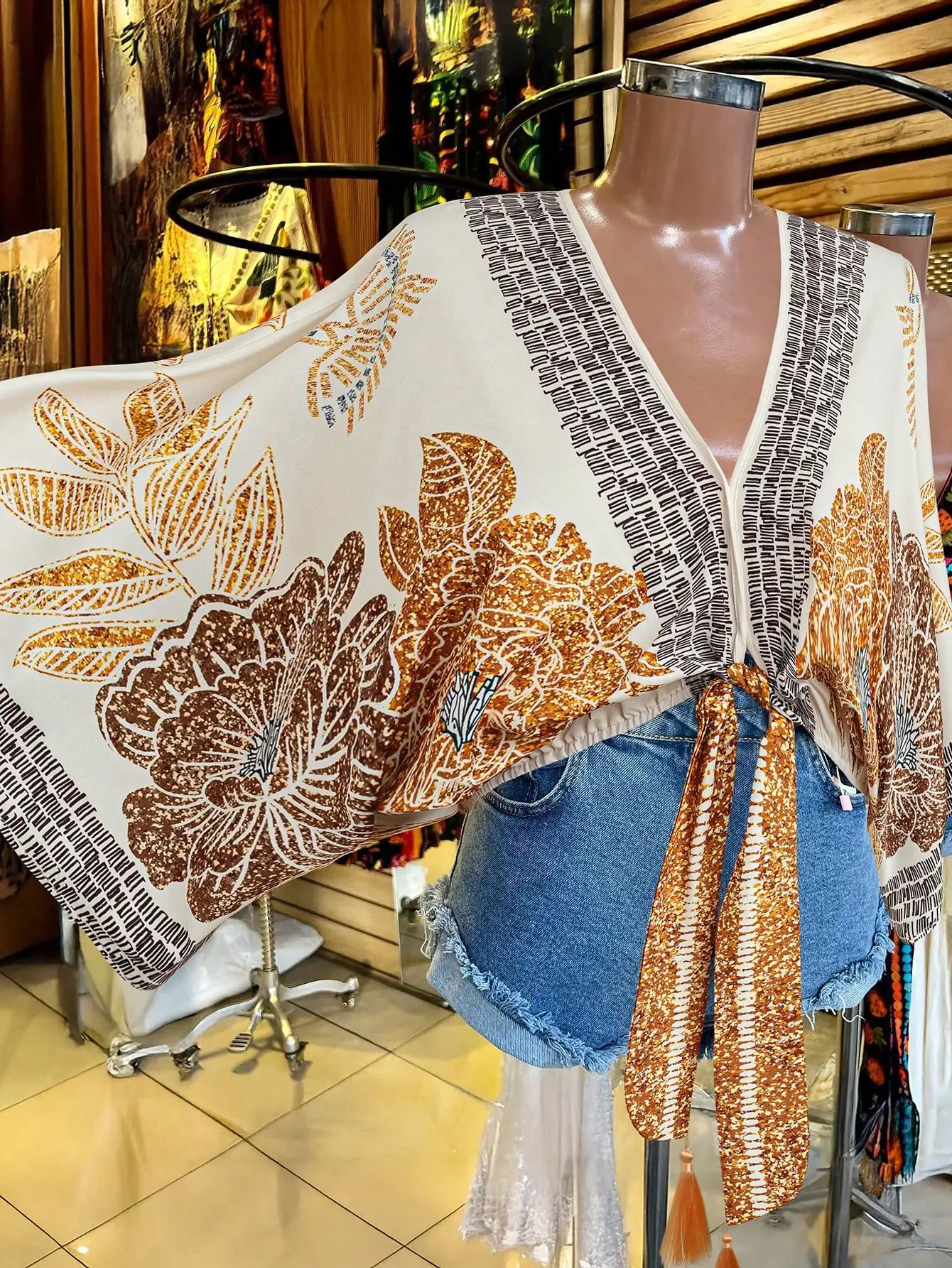 

Женская блузка больших размеров с V-образным вырезом, цветочным принтом и завязками спереди в богемном стиле для повседневной носки весной и летом