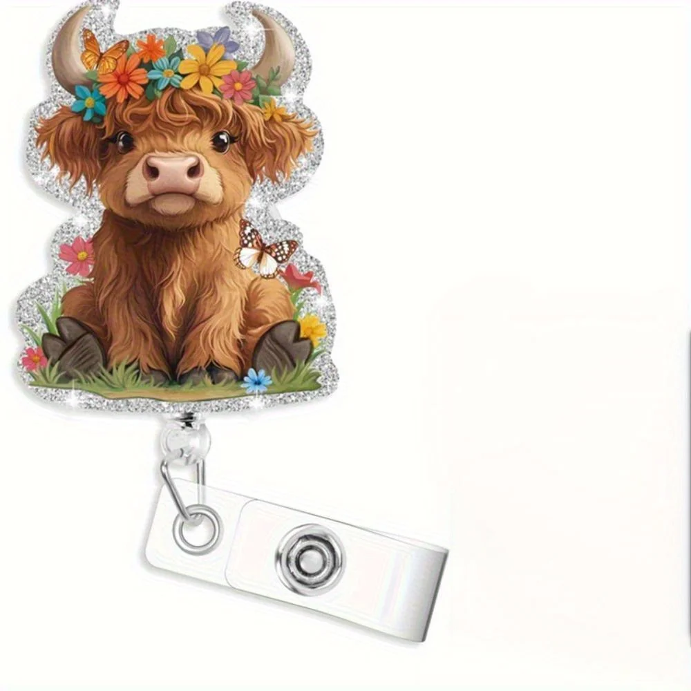 بكرة شارة بقرة المرتفعات. مشبك معرف لطيف وقابل للسحب للممرضات والأطباء والمعلمين والطلاب.