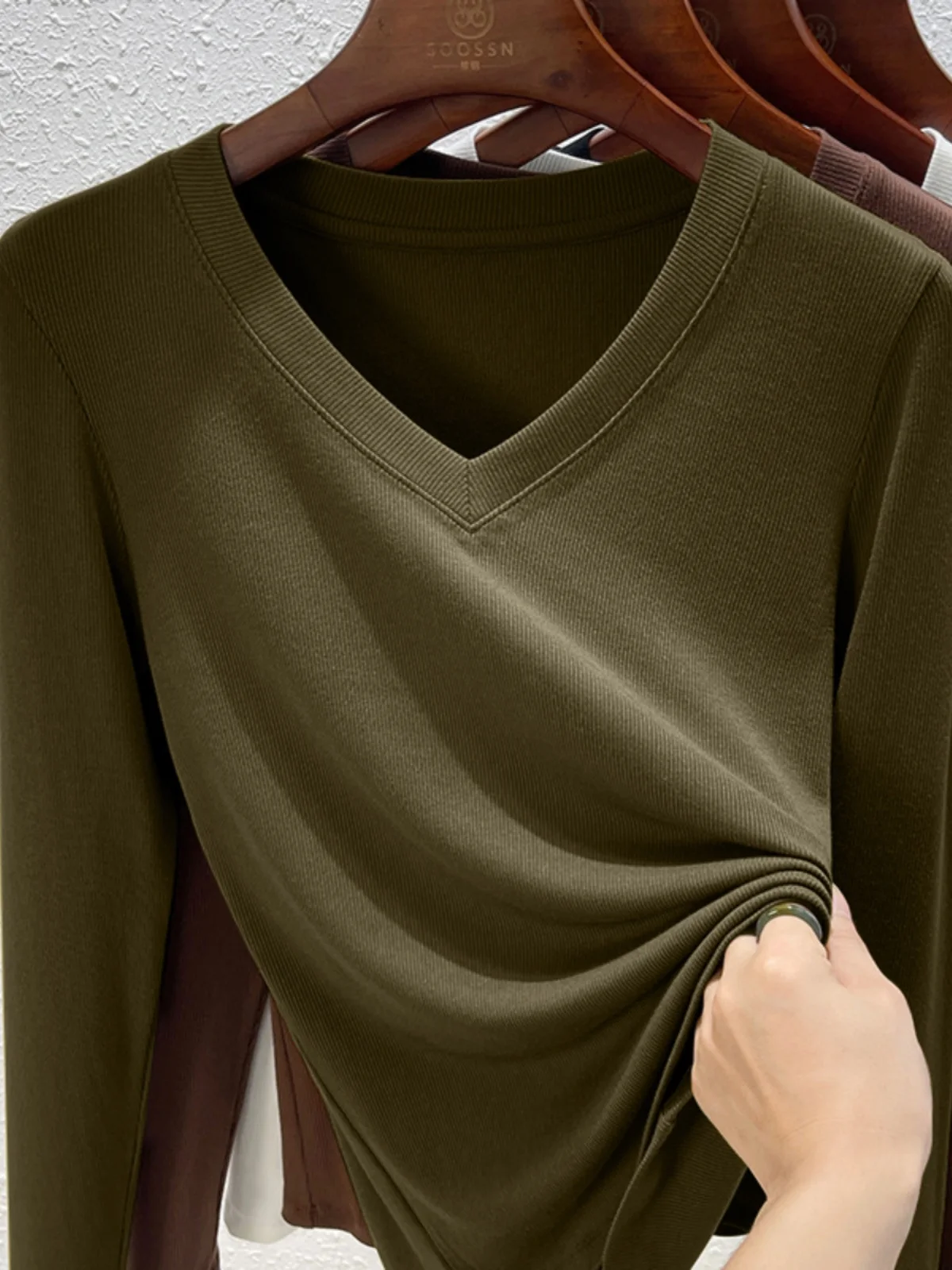 

Faionable Mocha Color V-Ne Long Sve Base irt Women's plus Size Autumn Wear Modal Elastic Slim Fit T-irt Top