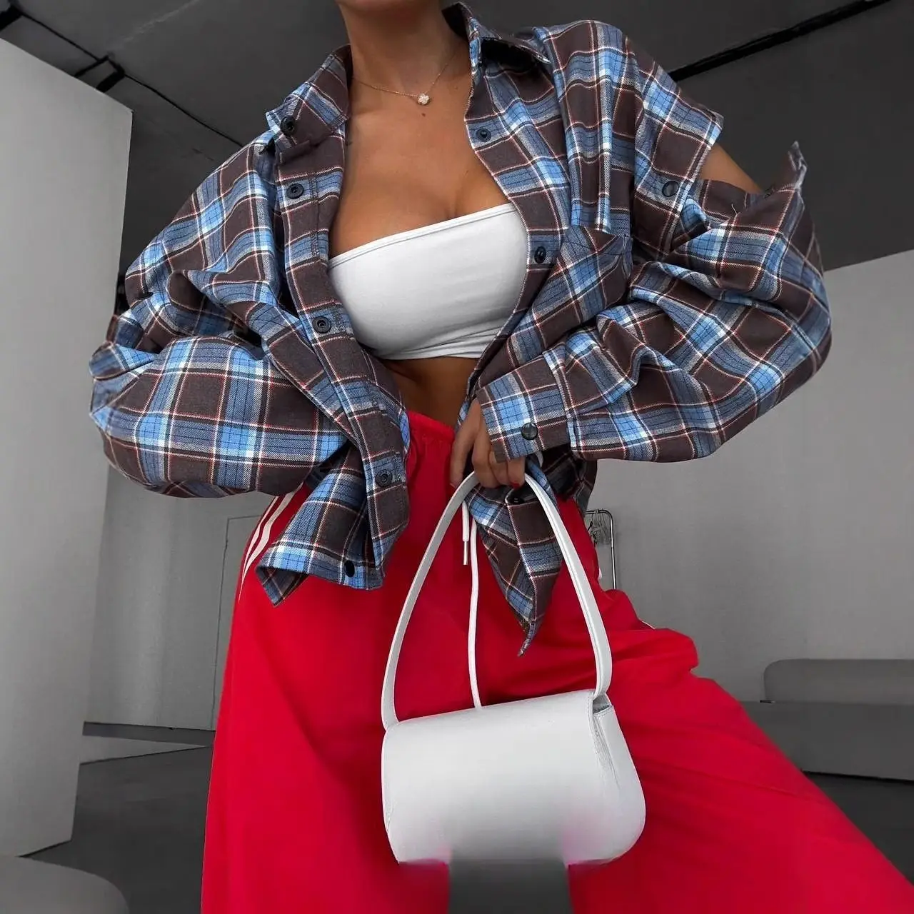 

Women Elegant Lapel Long Sleeve Single Breasted Pocket Loose Top 2026 Daily Street outerwear Fashion Checkered Pattern Shirt