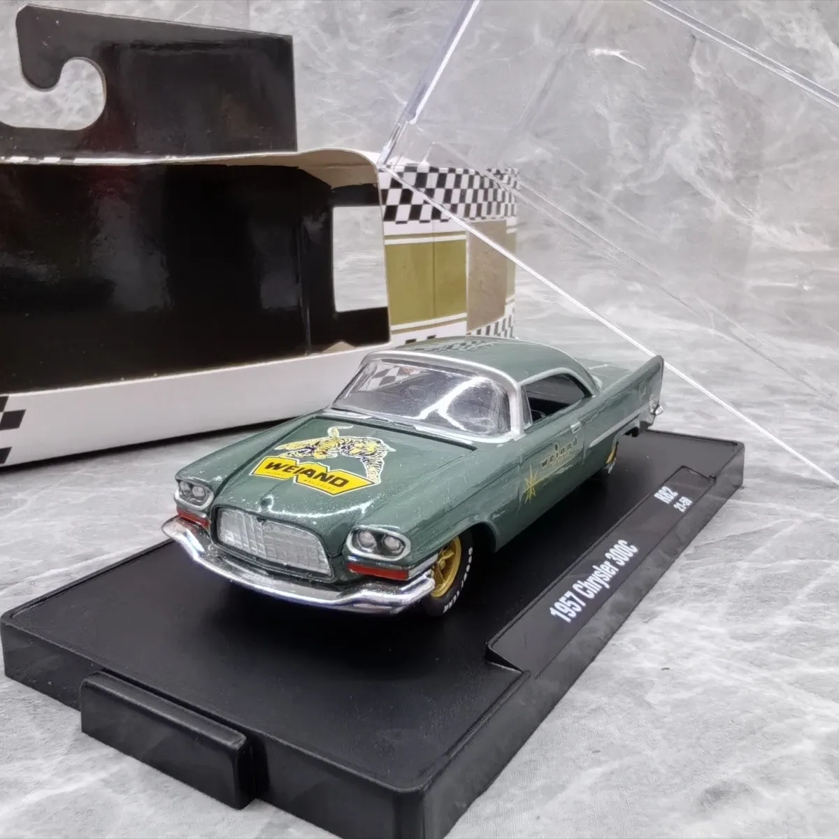 M2 1:64 1957 Chrysler 300c Die-cast Car Model