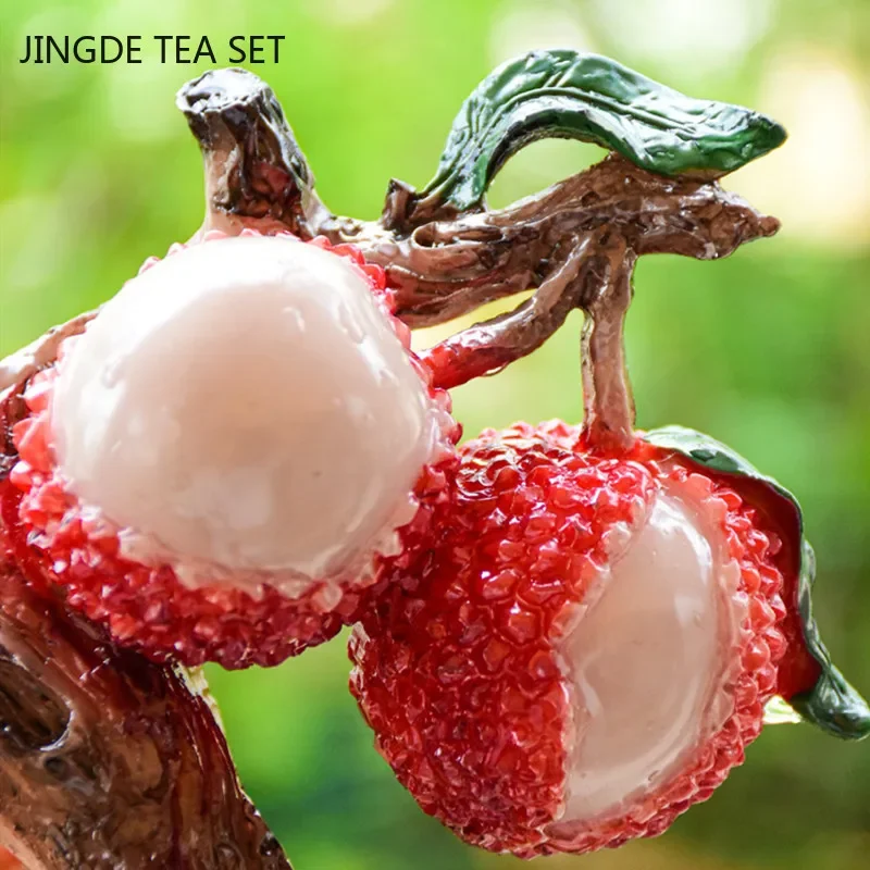Creative resin lychee tea pet boutique color-changing can be raised tea tray small ornaments lucky cute desktop accessories