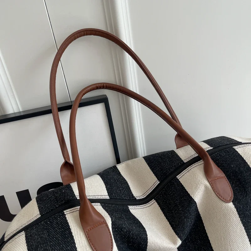 Bolso de viaje de corta distancia para mujer, bandolera a rayas, versátil, de gran capacidad, a la moda, novedad de 2024