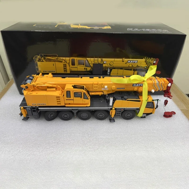 KATO Diecast 1:50 Scale KA-1300R Crane Alloy Engineering Vehicle Model Finished Product Simulation Toy Static Model