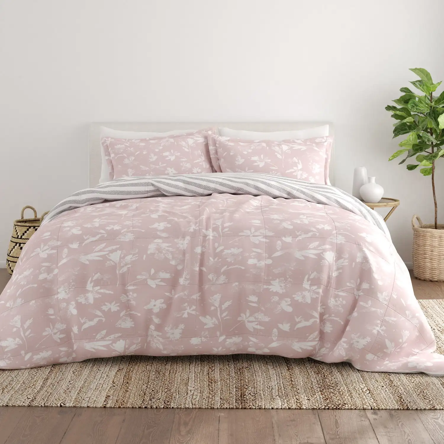 

Noble Linens 3-Piece Pink Pressed Flowers Reversible Print Comforter Set, King/CalKing