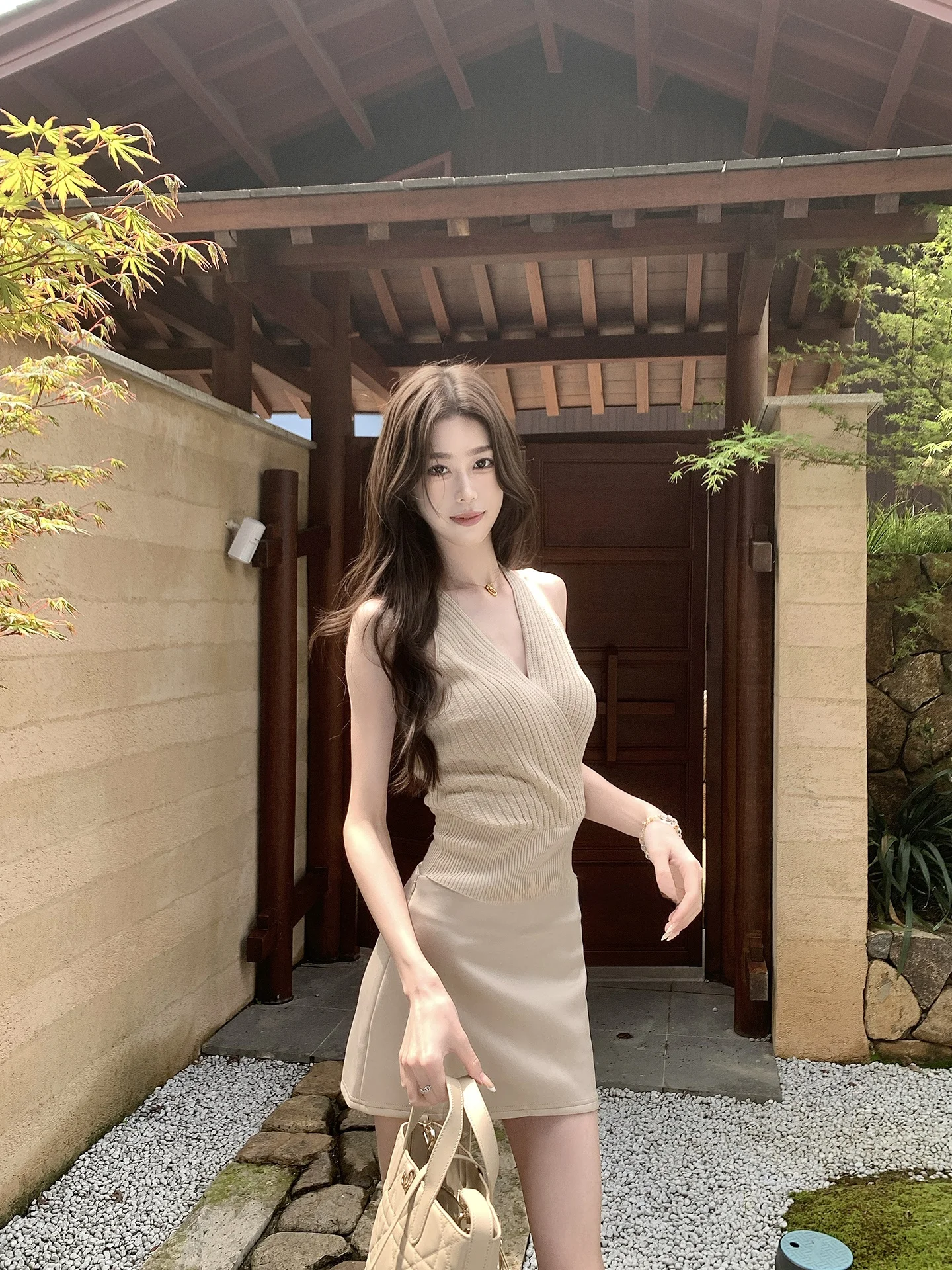 

Элегантная атласная юбка А-силуэта Chenxi He: модная универсальная короткая юбка для женщин, стройнящая, летняя, с высокой талией, из полиэфирного волокна