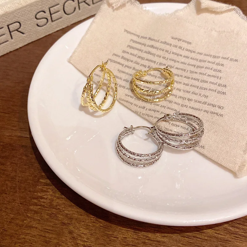 Charm C-Shape Round Gold Color Crystal Hoop Earrings Women\'s Personality Stylish Luxurious Accessory Party Jewelry Girls Gift