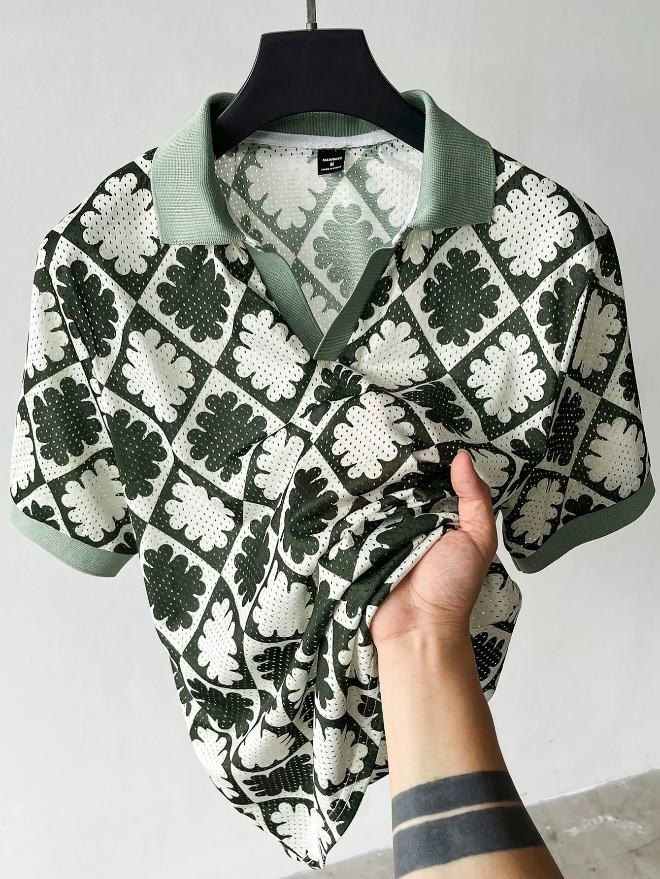 

Men's Short Sleeve Polo Shirt with Geometric Leaf Print, Summer Casual Wear