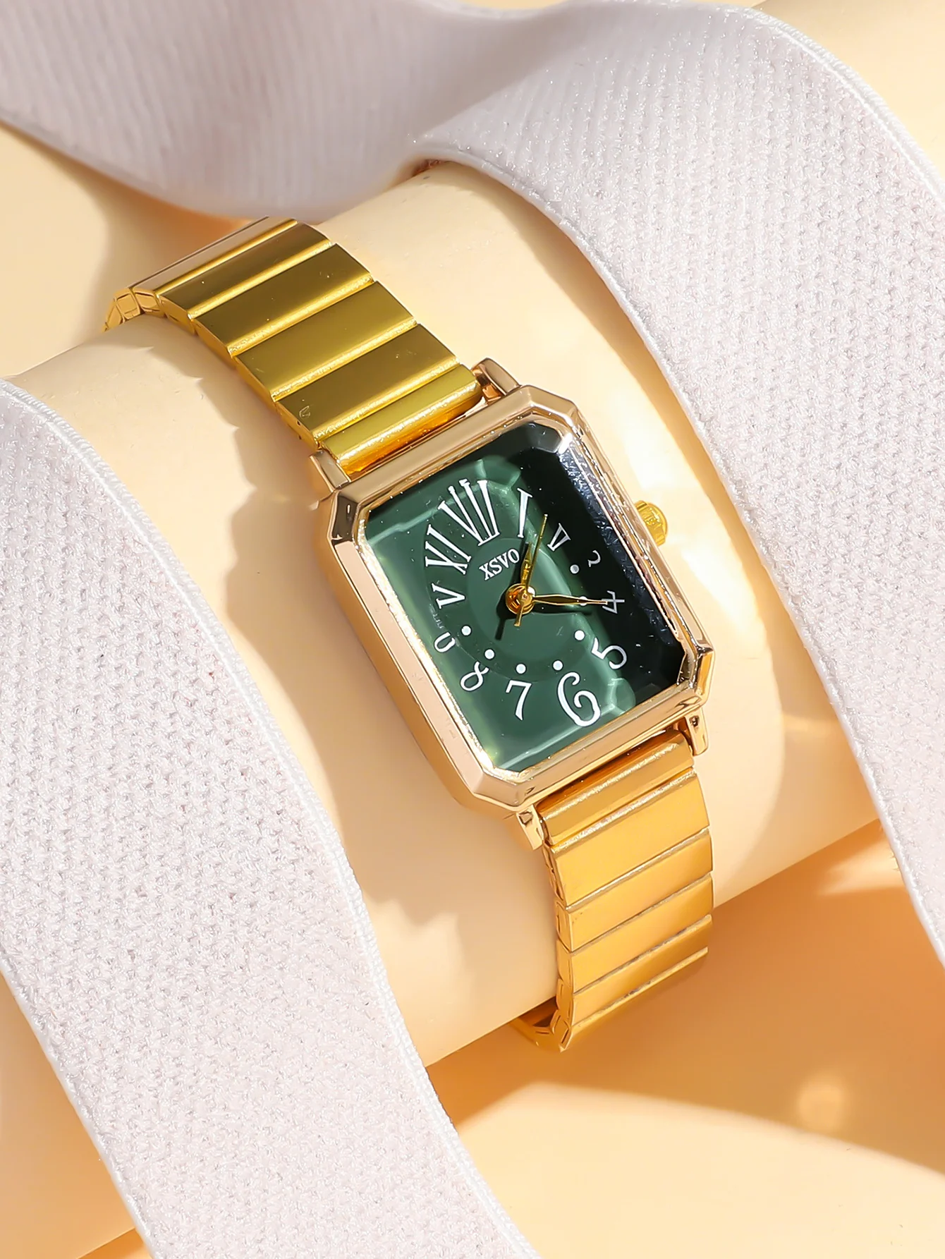 

Женские часы в ретро-стиле с квадратным зеленым циферблатом — золотистый металлический браслет, элегантные наручные часы с комбинированными цифрами, винтажные часы для повседневной носки.