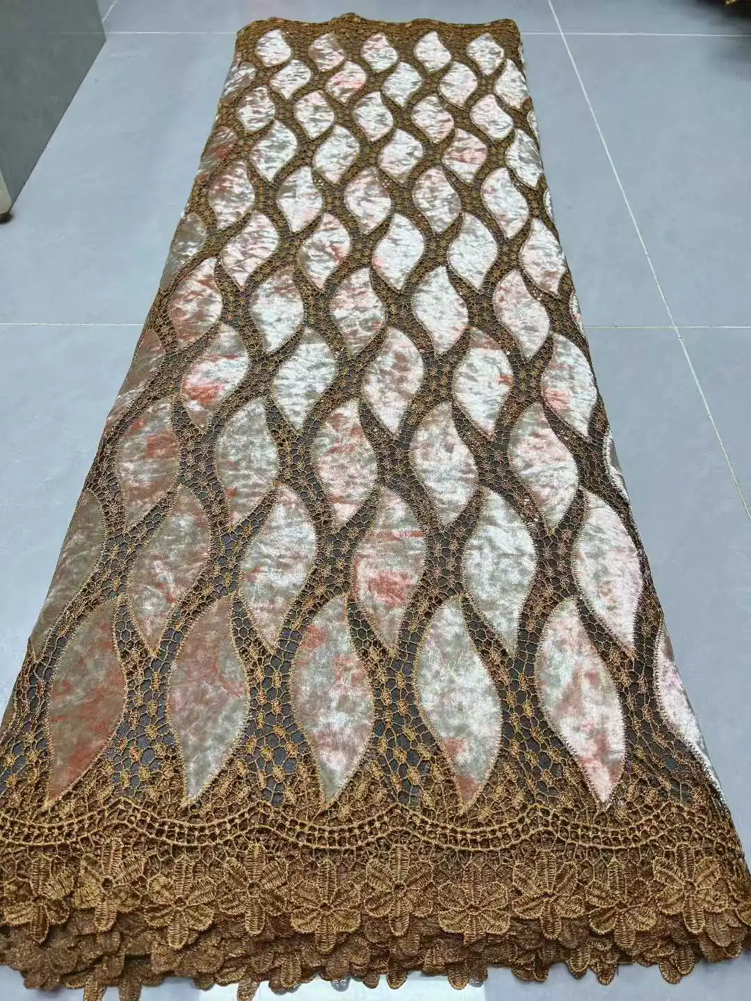 2025 Tessuto di pizzo di velluto con paillettes francesi di lusso di alta qualità con perline africane nigeriane per abiti da festa di nozze da donna