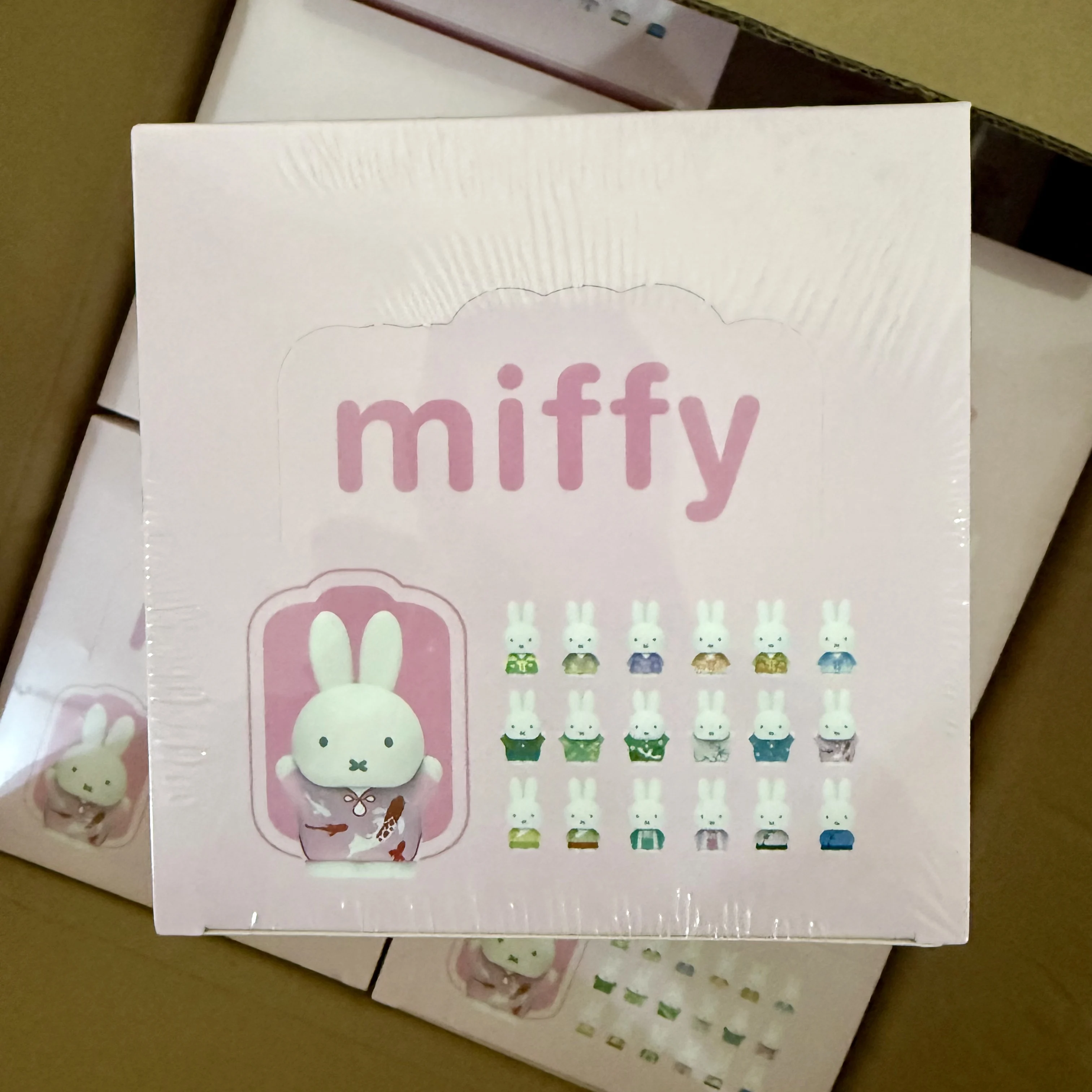 

Коллекционные фигурки Miffy в древнекитайском стиле: загадочные подарочные наборы-сюрпризы, аниме-модели, украшения