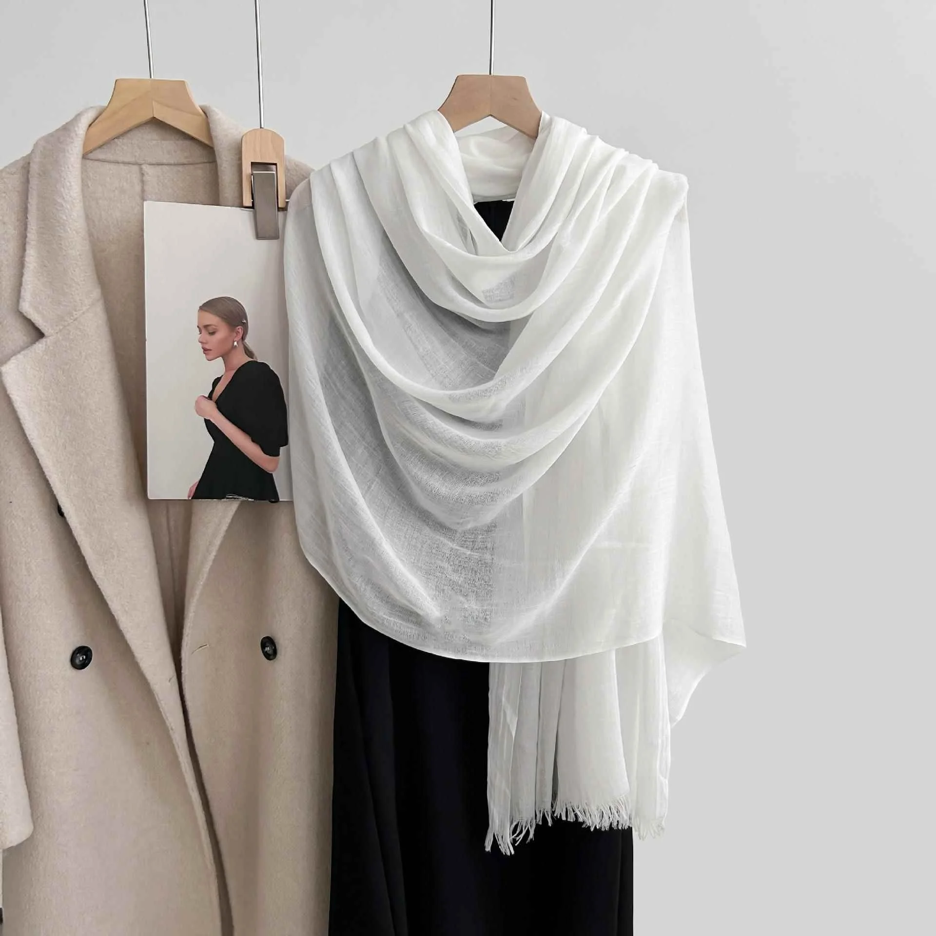 

Young Sle Silk Scarf Faionable Artistic Sun Protection oulder Wrap Cotton Linen Outerwear Travel Photoaphy Ladies