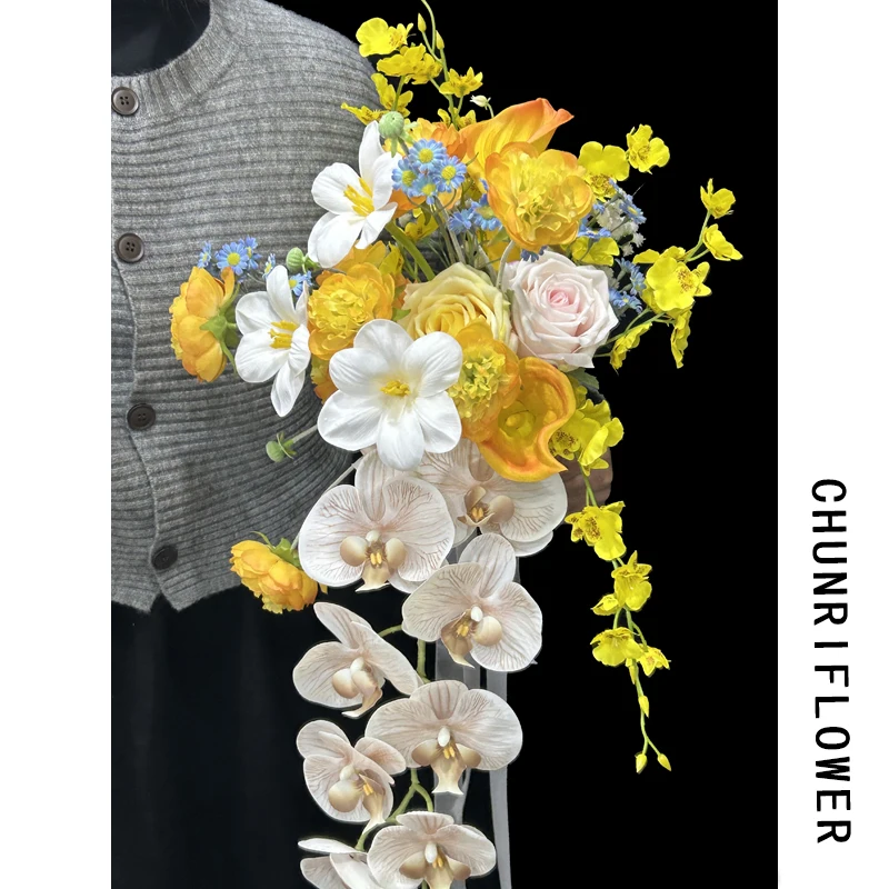 

Oil painting wind waterfall bouquet dopamine color simulated flower shooting props wedding photo studio bridal bouquet