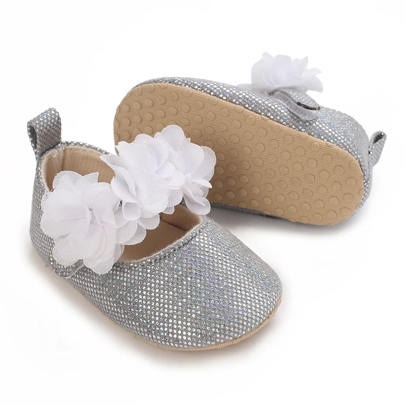 Simpatiche scarpe da bambina in argento Scarpe da principessa con fiocco PU antiscivolo Suola morbida Infantile Primi camminatori Scarpe da culla per neonato