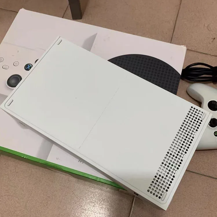 لوحدات تحكم سلسلة Xbox مع مساحة تخزين 512 جيجابايت + وحدة تحكم واحدة. وحدة تحكم ألعاب فيديو Xbox المجددة
