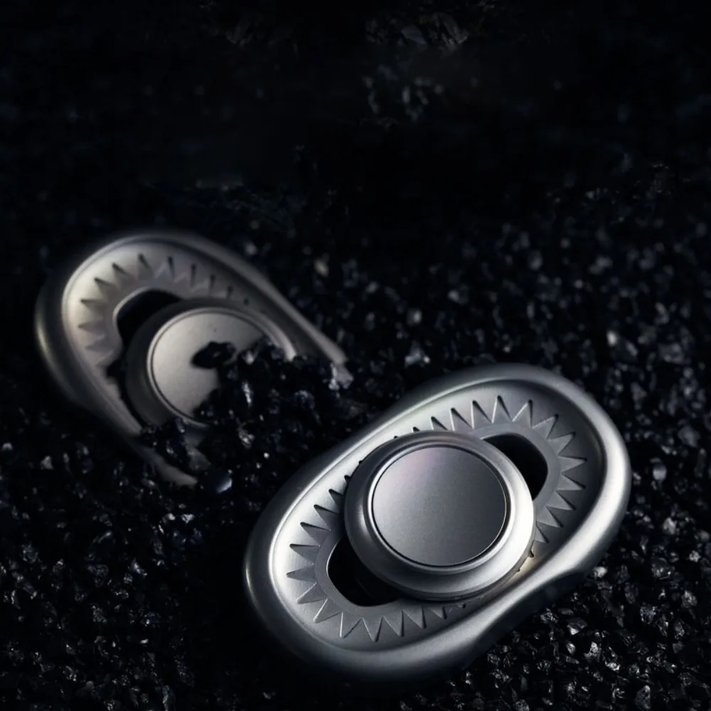 Black Mirror Design EDC Sandworm Fidget Spinner Metall Fidget Toy Erwachsene Zweiklingen Fidget Spinner Stressabbau Spielzeug Gyro