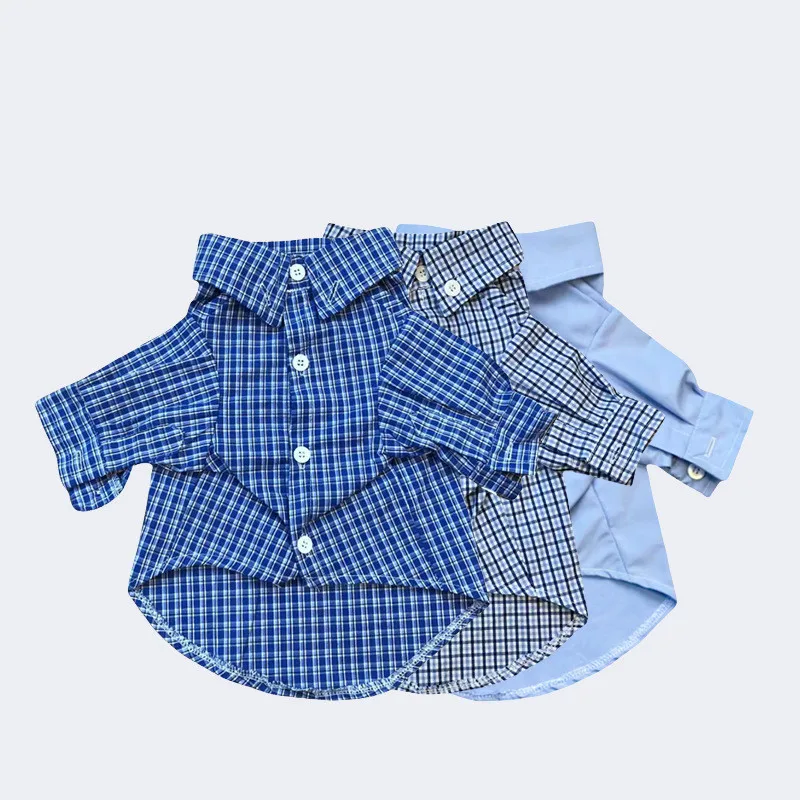 Imagen 7: La ropa para mascotas a cuadros del caballero británico es realmente de una camisa azul para perros de excelente calidad