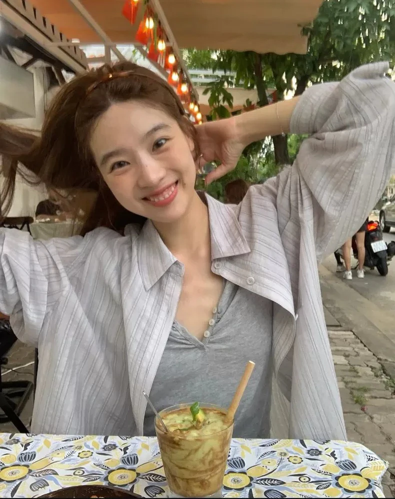 

Loose Fit Long Sve Silk irt Korean Sle Casual Collar Sun Protection Women's Summer Faion Commute Stripe Pattern