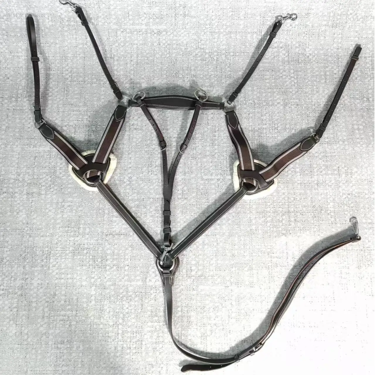 Imported British five-point bow leather equestrian supplies, water reins, saddle accessories, side reins