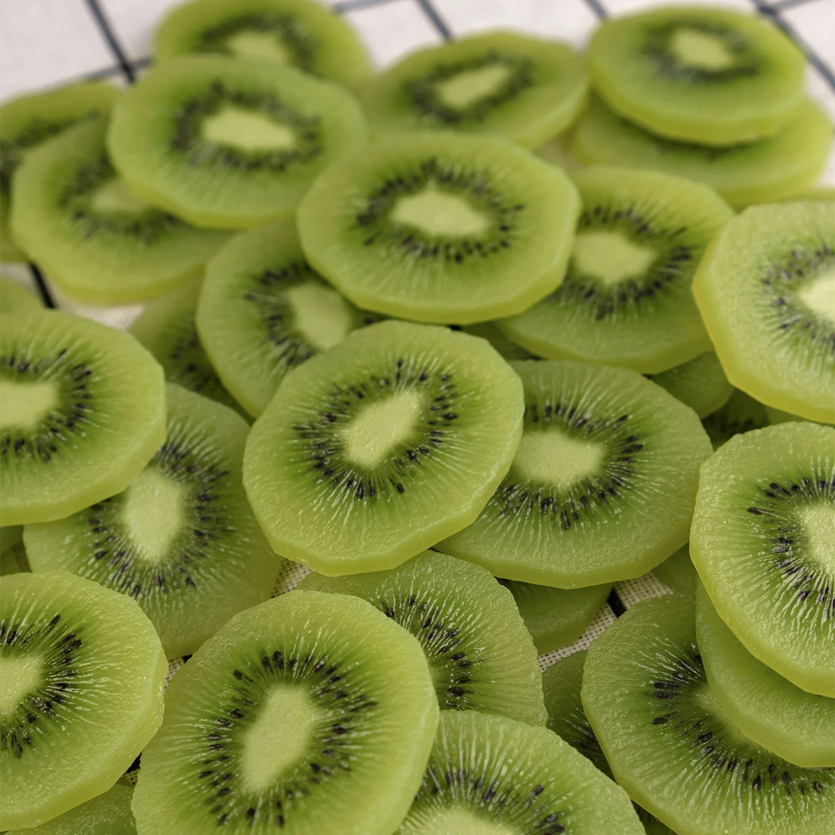 Kawaii simulation PVC kiwi slices Singular fruit models with squares、circles、rectangles Fruit model  kitchen decoration