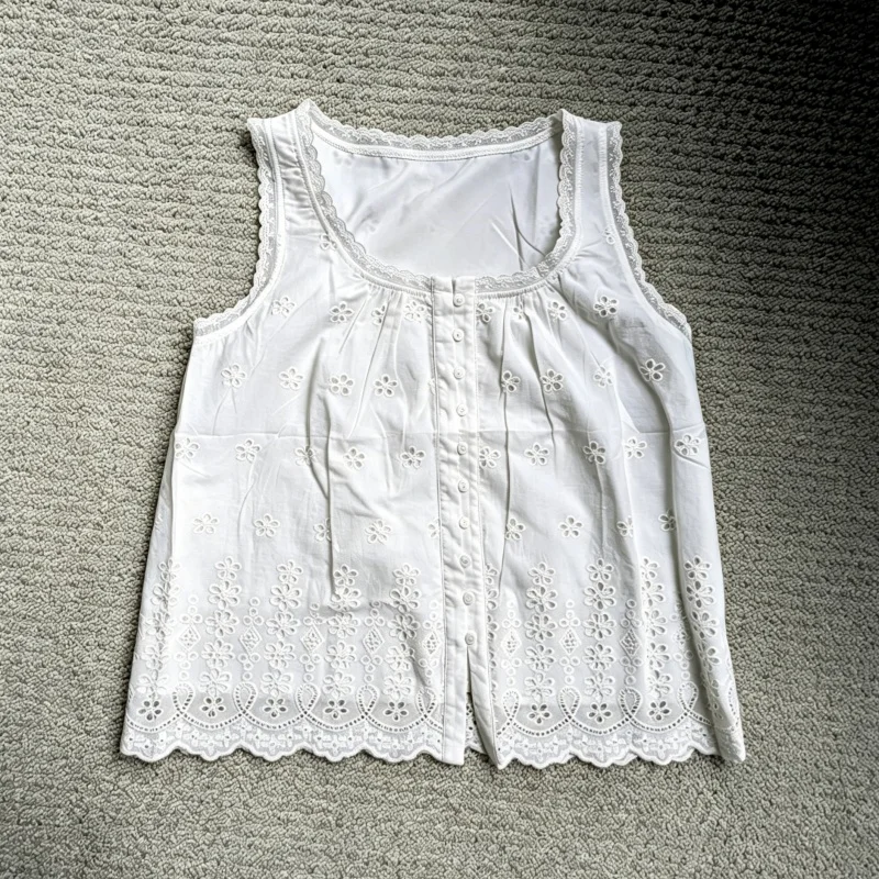 Women's Eyelets Boho Lace Tank Tops Summer Fashion Sleeveless Lace Trim Scoop Neck Going Out Vest