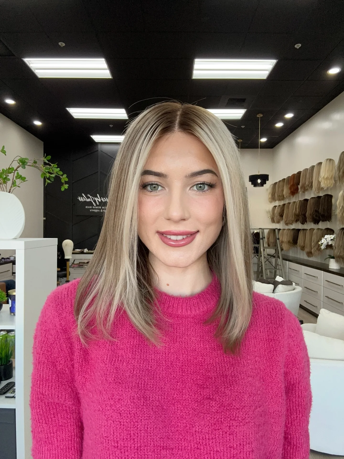 Parrucche anteriori in pizzo sintetico diritte naturali morbide 13 * 4 HD Bob Ombre biondo platino cenere Parrucche in fibra resistente al calore con parte libera