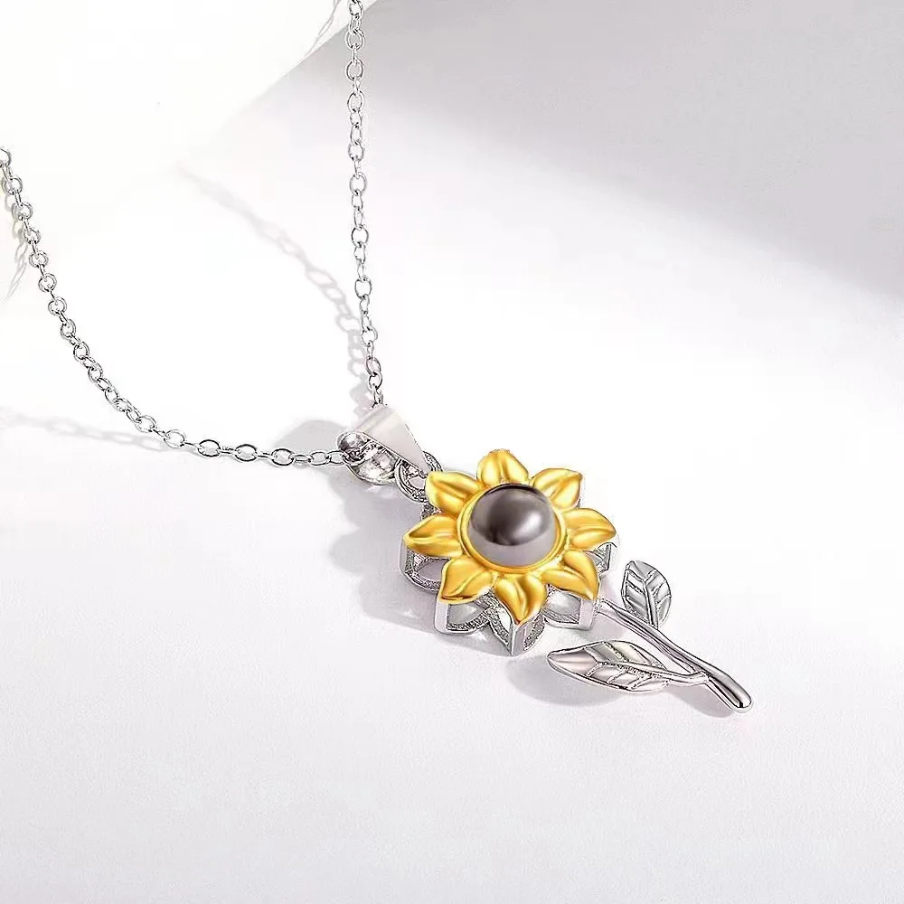 Collar de girasol de acero de titanio con 100 idiomas, colgante de cobre con proyección I Love You, joyería para mujer, regalo 2024