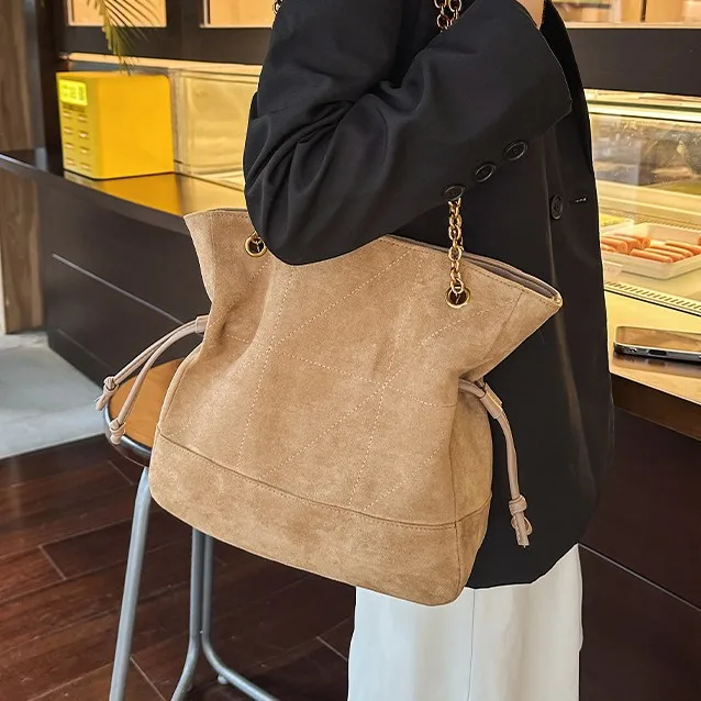 

Bucket Bag Tote Bag Shoulder Bag Retro Suede Women's Bag New Chain Large Capacity