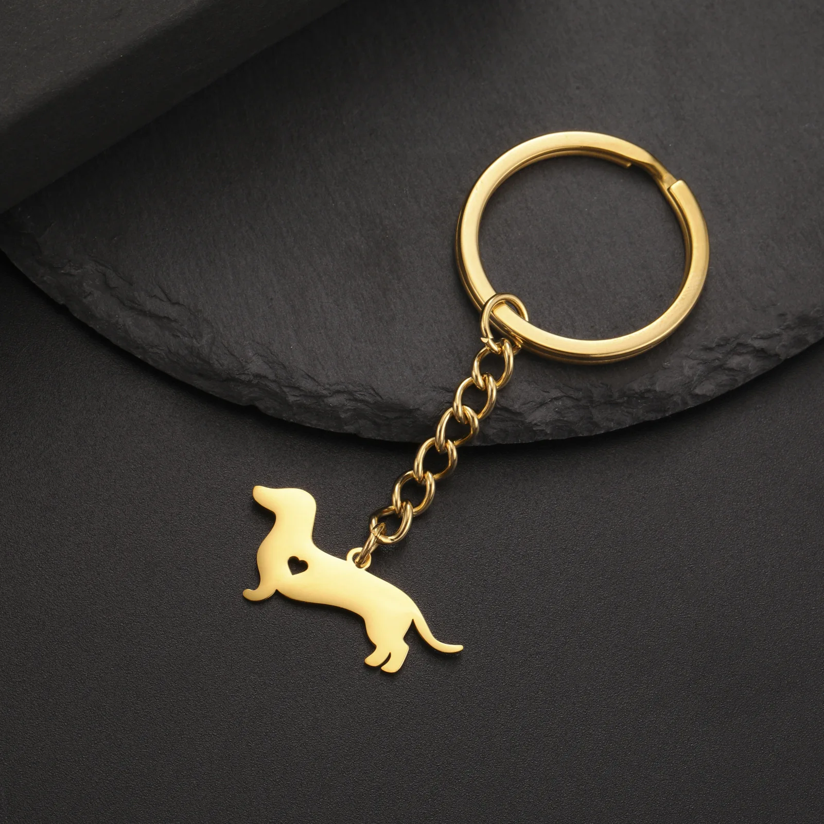 2024 new cute cartoon dog pendant with chain keychain hollow-out love dachshund dog fashion stainless steel keychain jewelry