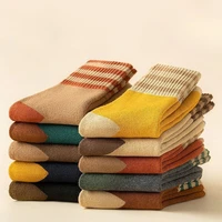 10 pares de calcetines cálidos de invierno con calcetines de tubo medio retro cálidos resistentes al frío que absorben el sudor a prueba de olores para invierno