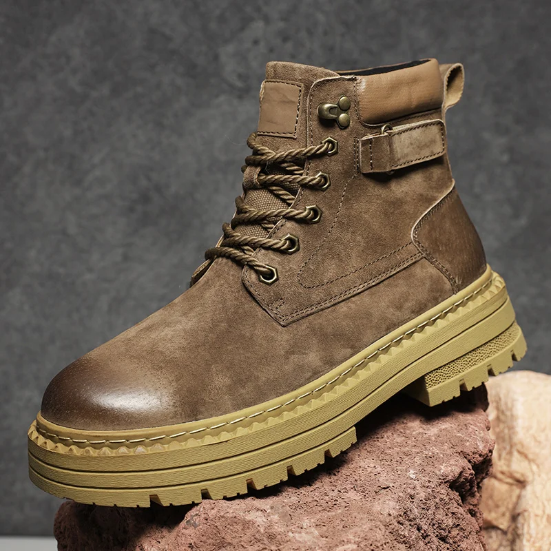 

Couple Leather Big Yellow Boots: 2025 New Autumn and Winter Men's Shoes, British Style Short Boots, Thickened Sole High-Top Boot