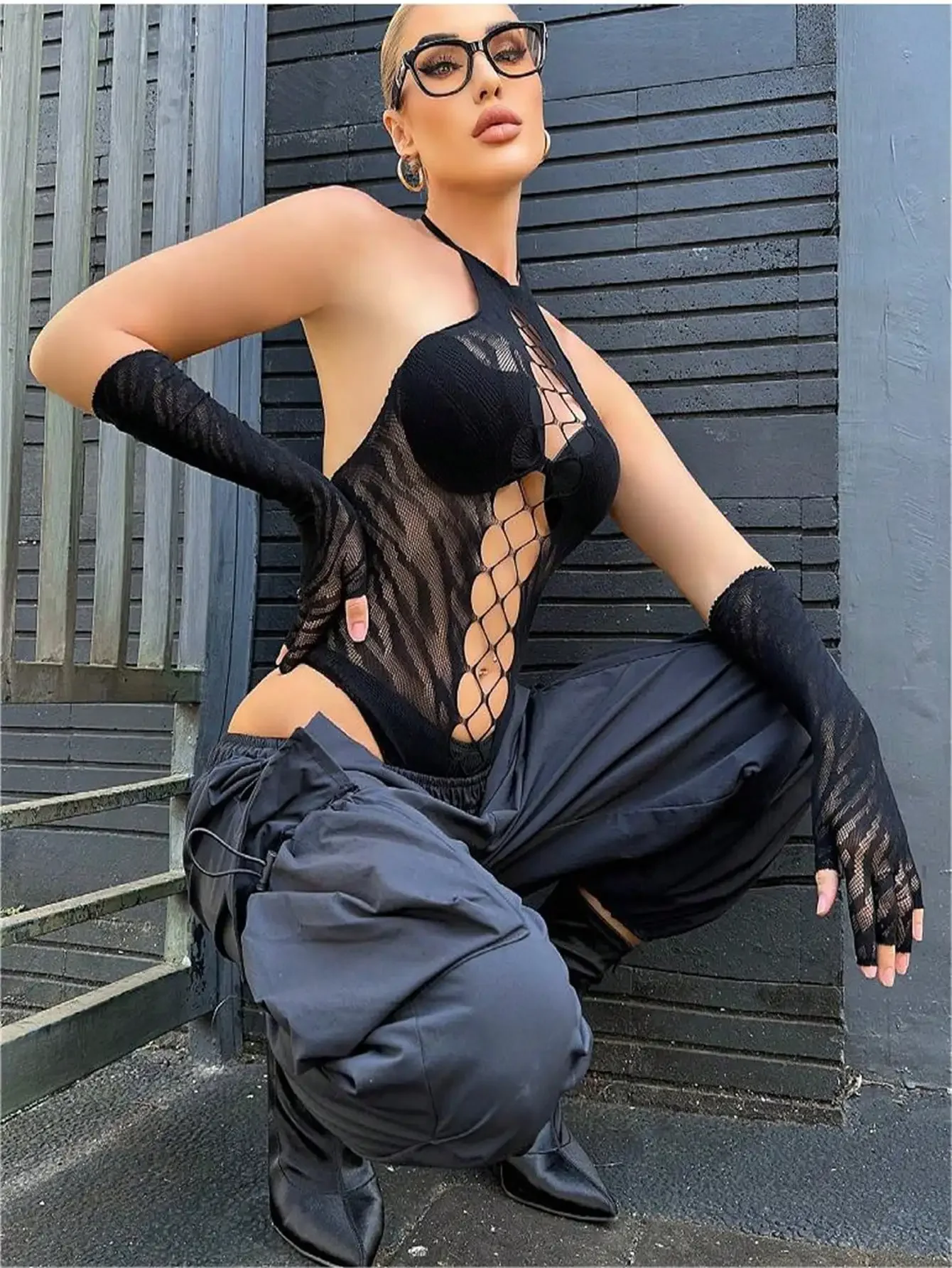 Gaun berongga hitam tanpa Bikini gaun penutup melar tinggi kerah V tembus pandang pakaian renang & pakaian wanita