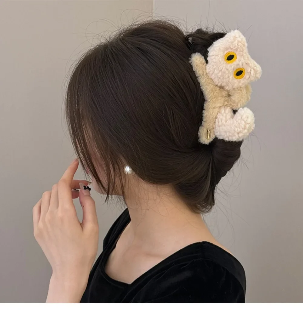 1pc multi-color women\'s and girls\' autumn and winter plush three-dimensional cat, large size, cute clip, shark clip, hair claw