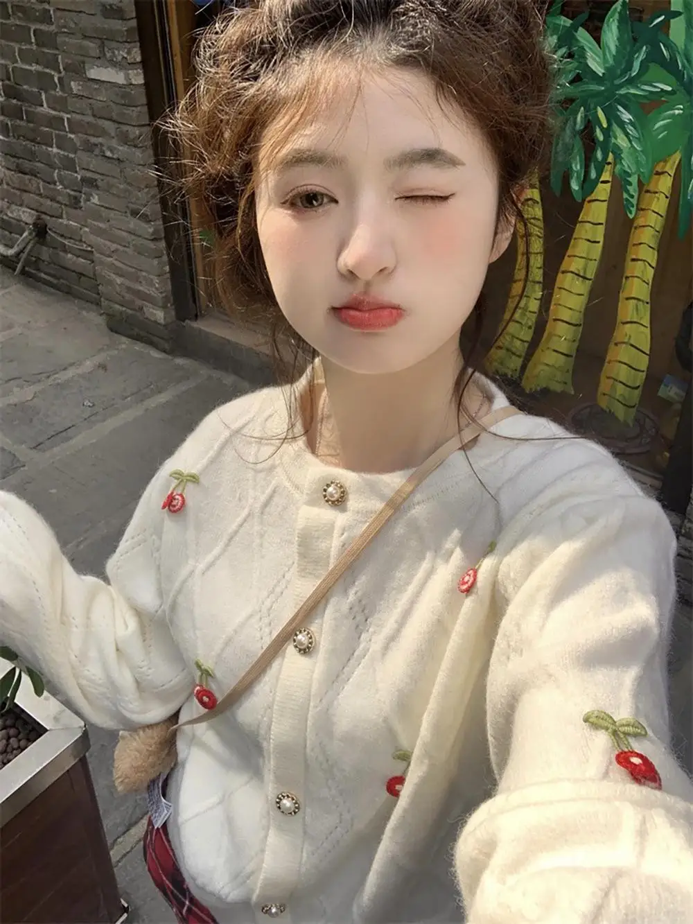 

Вязаный кардиган Wenwen Fan Cherry Memory с круглым вырезом, женский, милый, укороченный свитер-жакет с вишневым узором, зимняя верхняя одежда