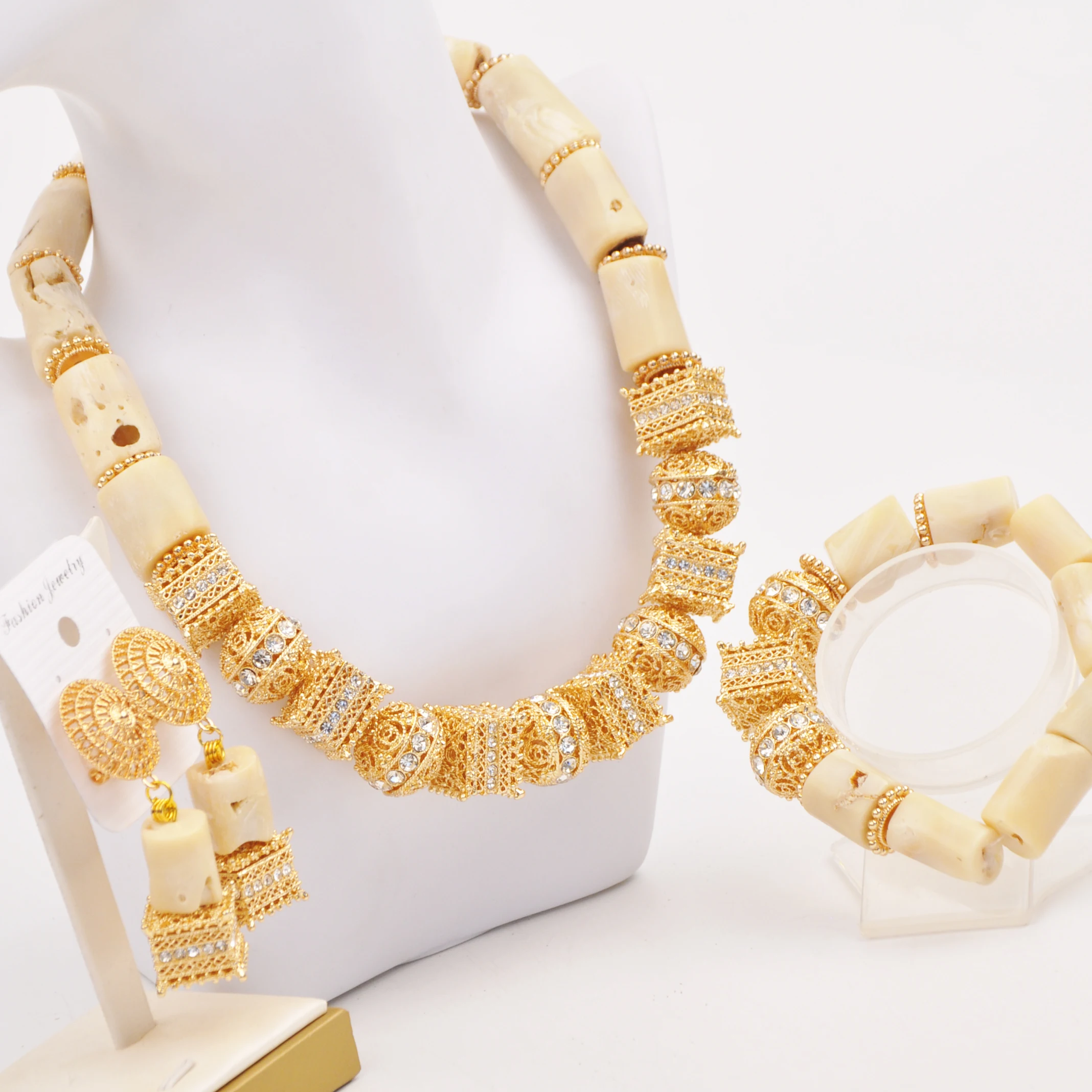 set-di-gioielli-con-perline-africane-di-moda-set-di-gioielli-in-vero-corallo-naturale-bianco-per-le-donne