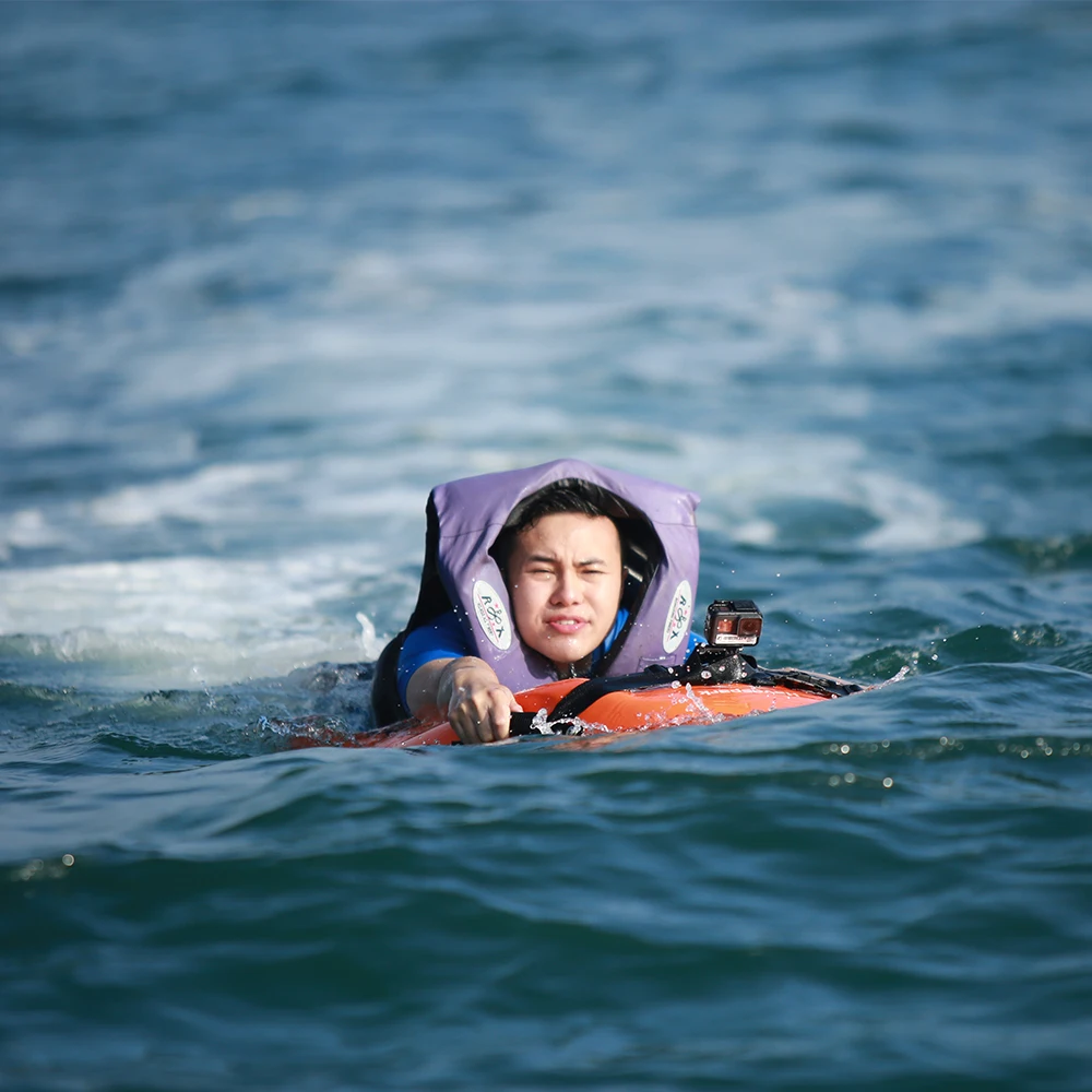 Piccolo robot di salvataggio dell'acqua con salvagente telecomandato senza pilota con caratteristiche salvavita per zattere