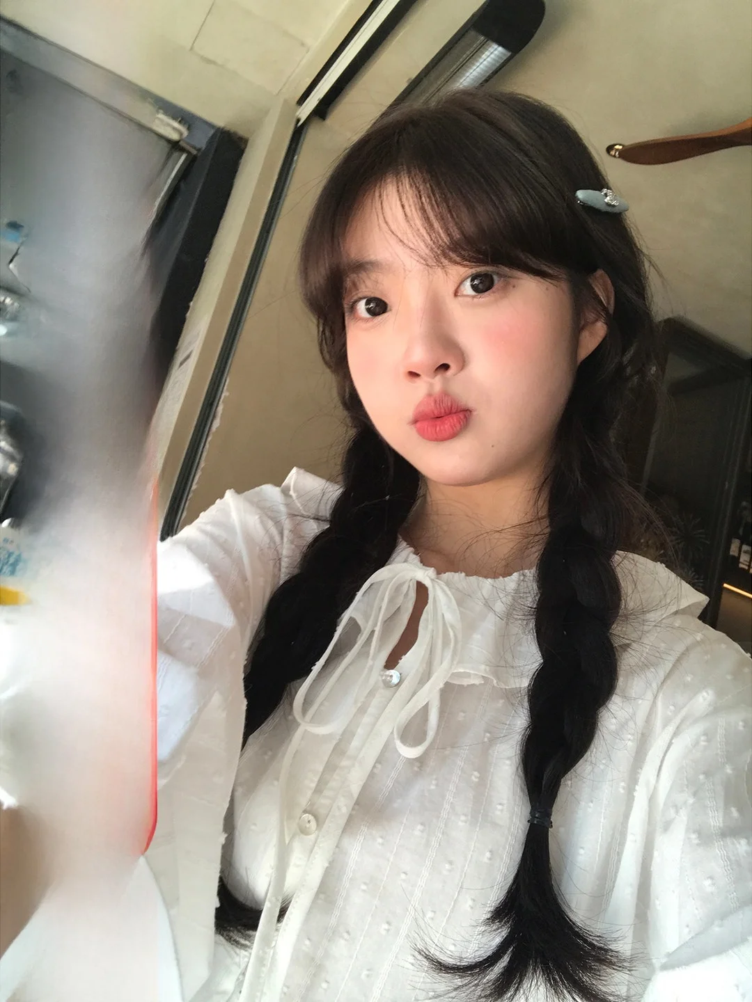 

Женская хлопковая блузка с вышивкой, бантом и кружевной отделкой, с длинным рукавом, модная, милая, молодежная, омолаживающая, для свиданий