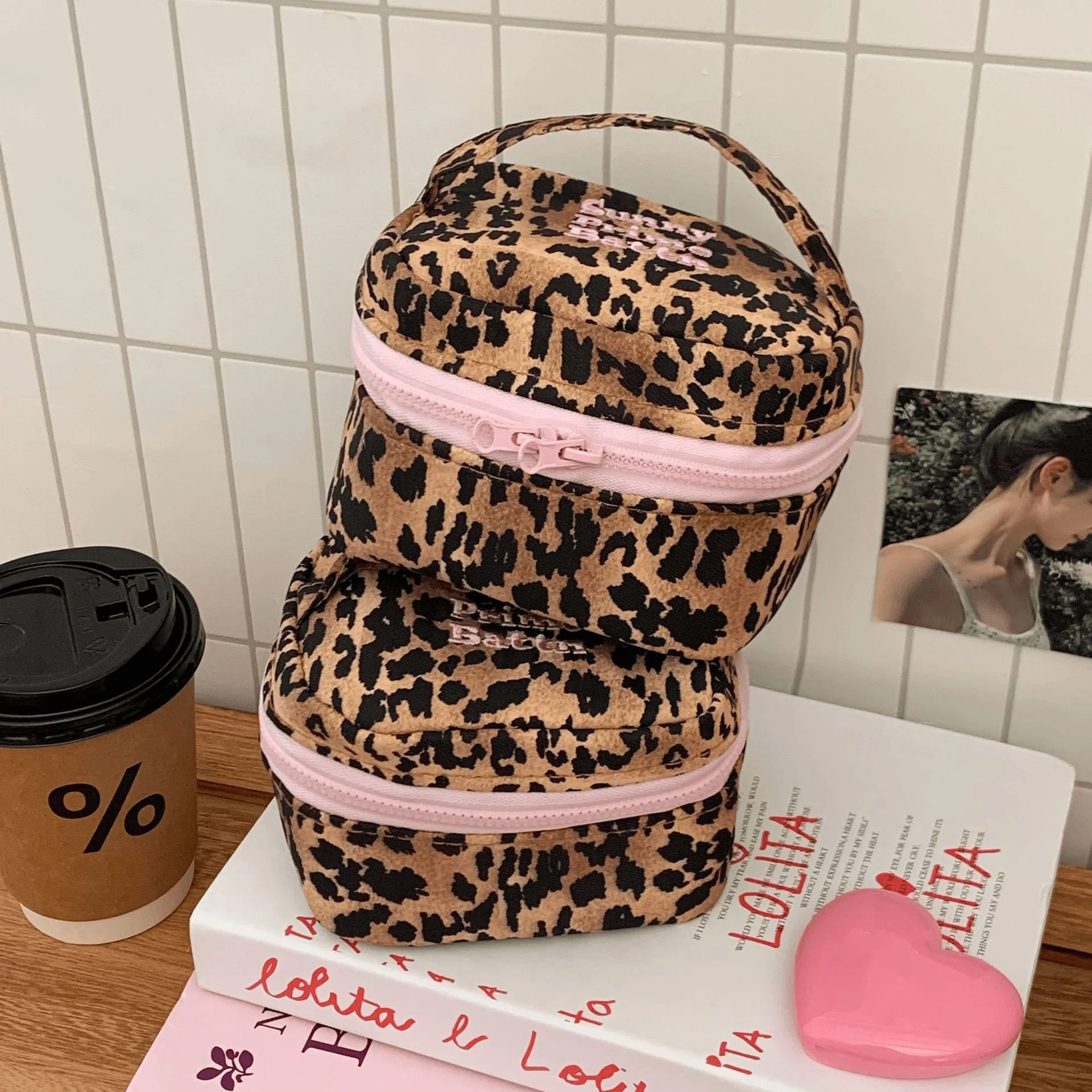 Retro leopard print makeup bag, 3D small square bag, large capacity portable travel skincare storage bag, handbag
